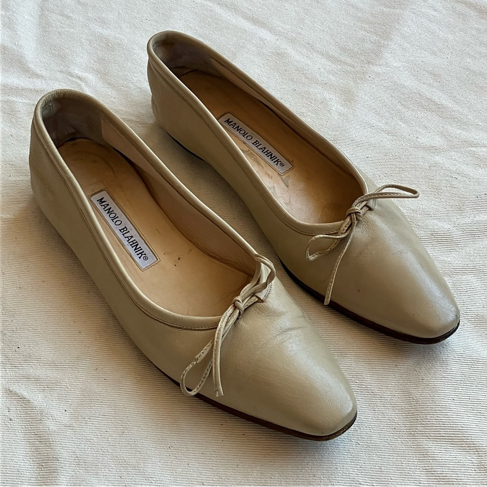 Manolo Blahnik Beige Leather Ballet Flat 8